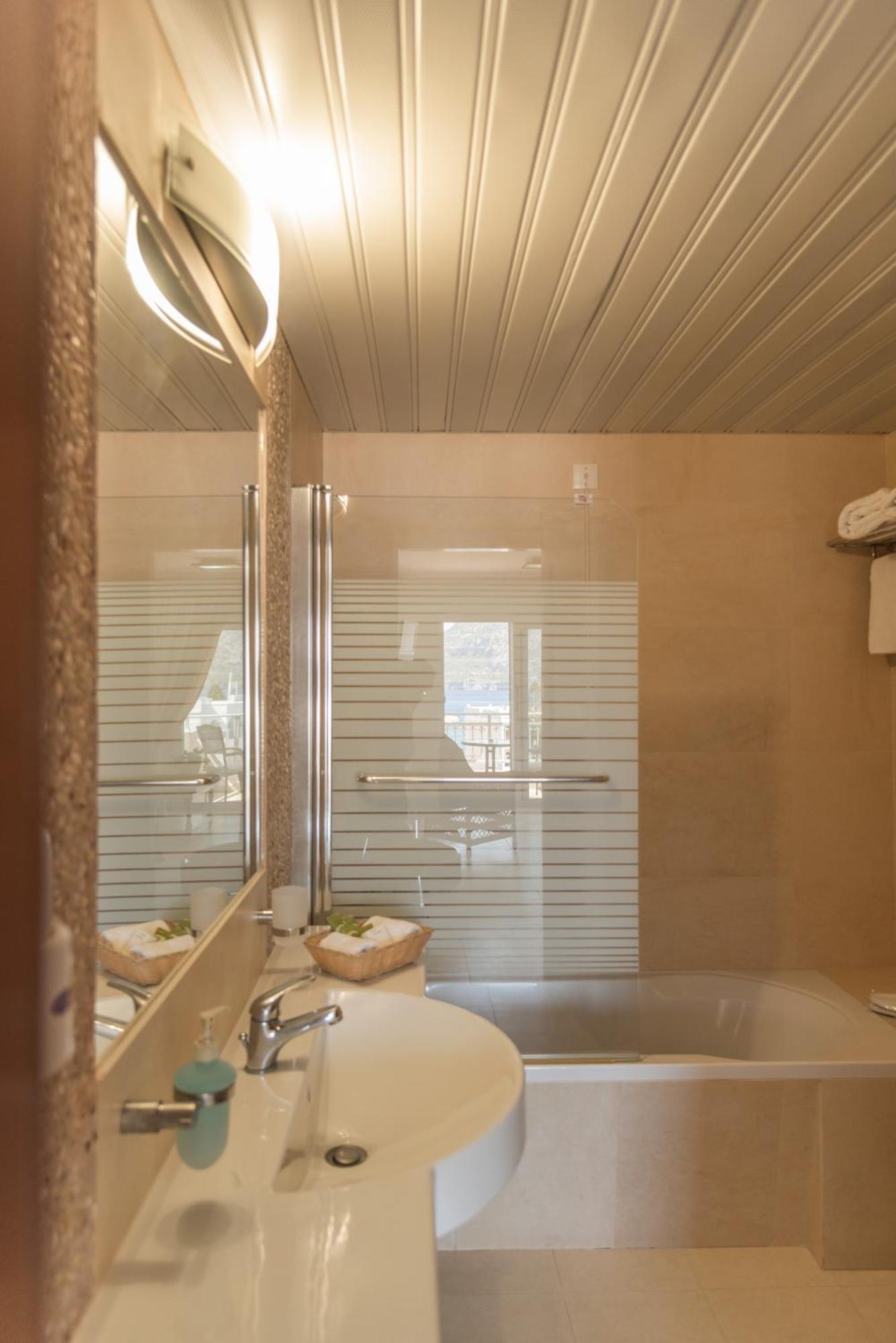 Hotel Astron Princess Karpathos Bagian luar foto